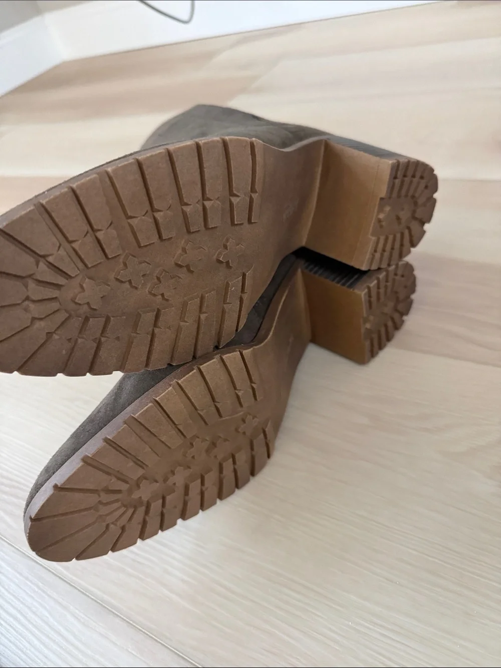 NWT Women's Life Stride Maggie Brown Block Heel Ankle Boots Size 11W